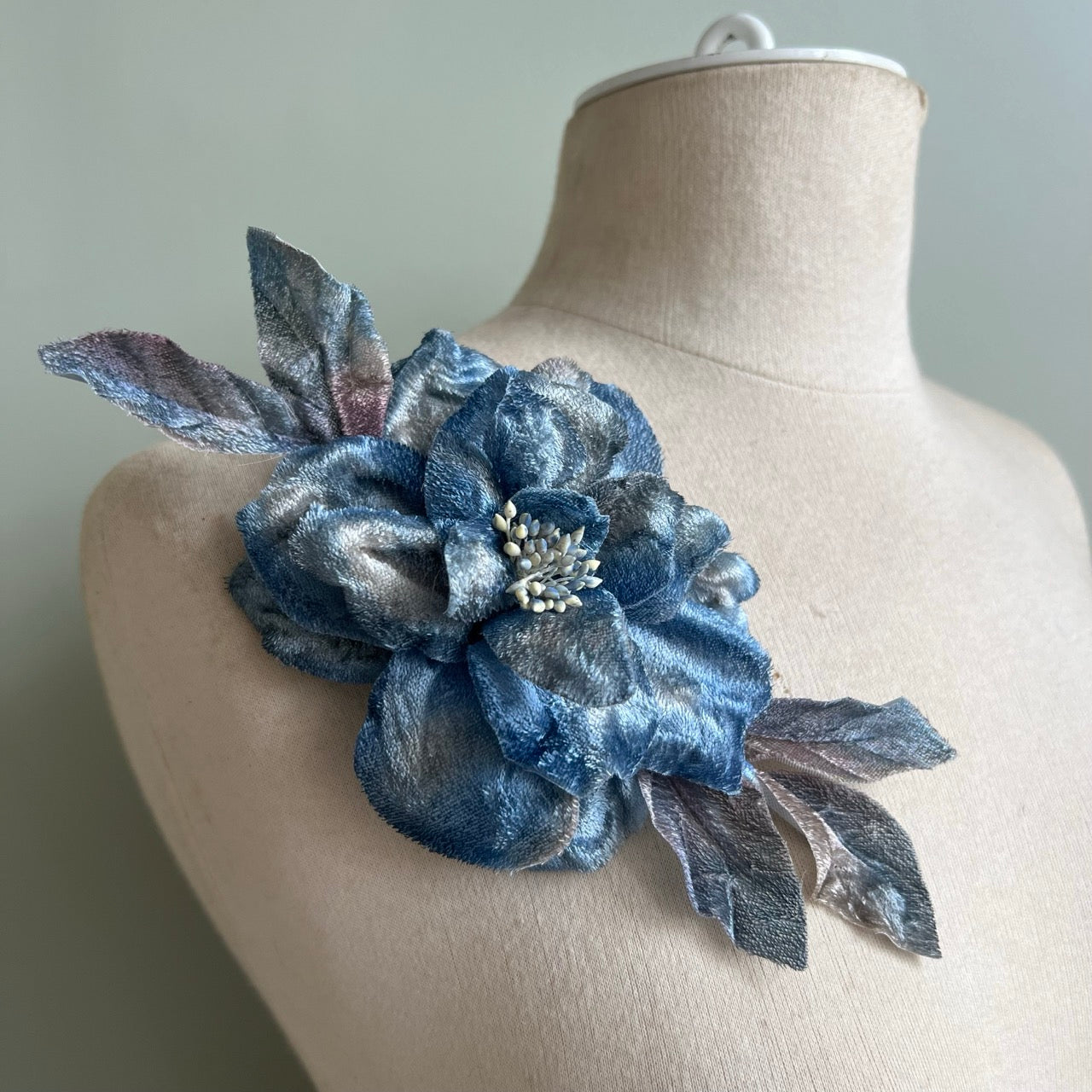 Gardenia Azzurra in Velluto di Seta