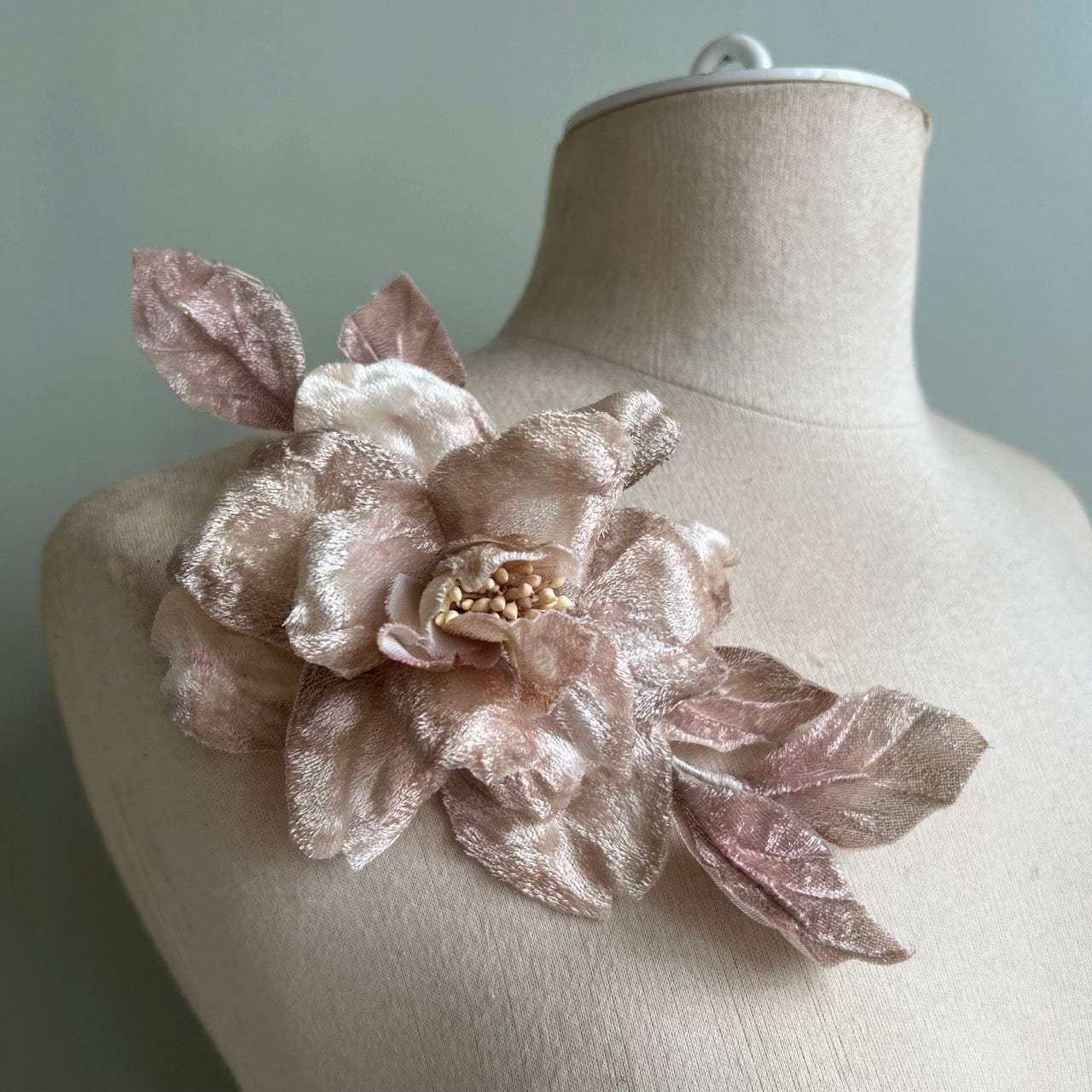 Gardenia Beige in Velluto di Seta