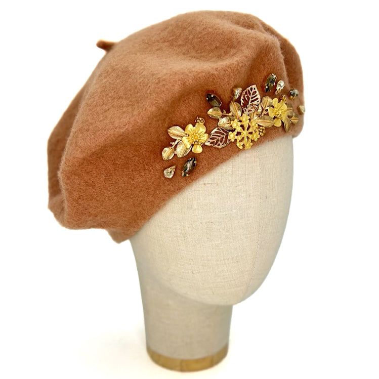 Basco Cammello Con Elementi Floreali