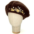 Béret marron chocolat à motifs floraux