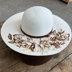 Cappello Fleurs Brûlées a Falda Larga Bianco