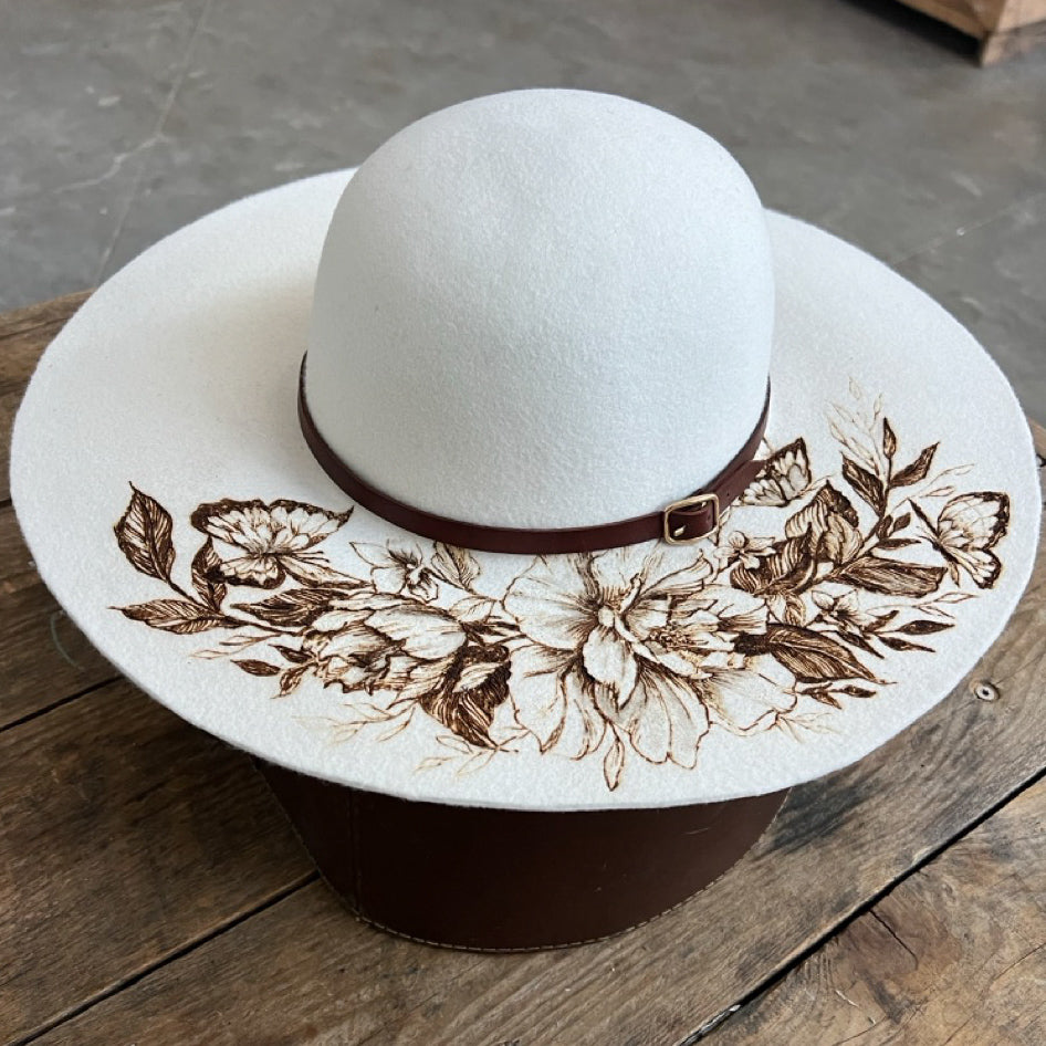 Cappello Fleurs Brûlées a Falda Larga Bianco