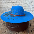 Cappello Fleurs Brûlées a Falda Larga Blu