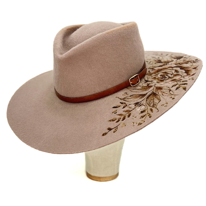 Cappello Fleurs Brûlées a Falda Larga Beige