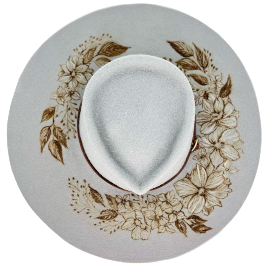 Cappello Fleurs Brûlées a Falda Larga Grigio Perla