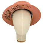 Cappello Fleurs Brûlées a Falda Stretta Rosa Salmone