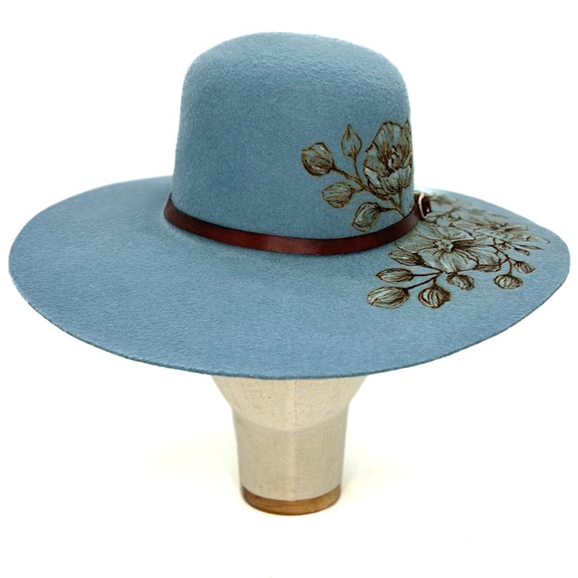 Cappello Fleurs Brûlées a Falda Larga Azzurro