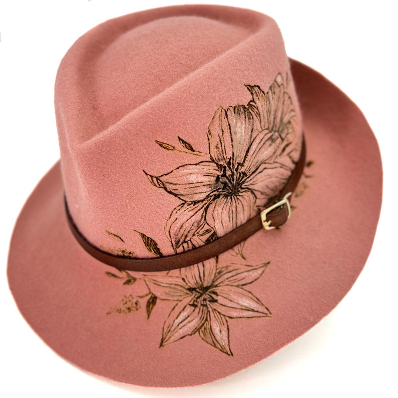 Cappello Fleurs Brûlées a Falda Stretta Rosa