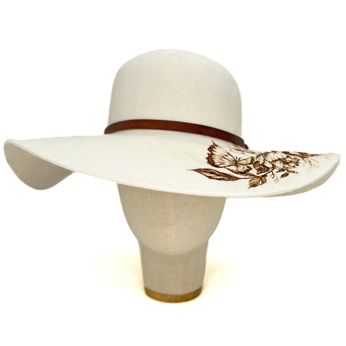 Cappello Fleurs Brûlées a Falda Larga Bianco