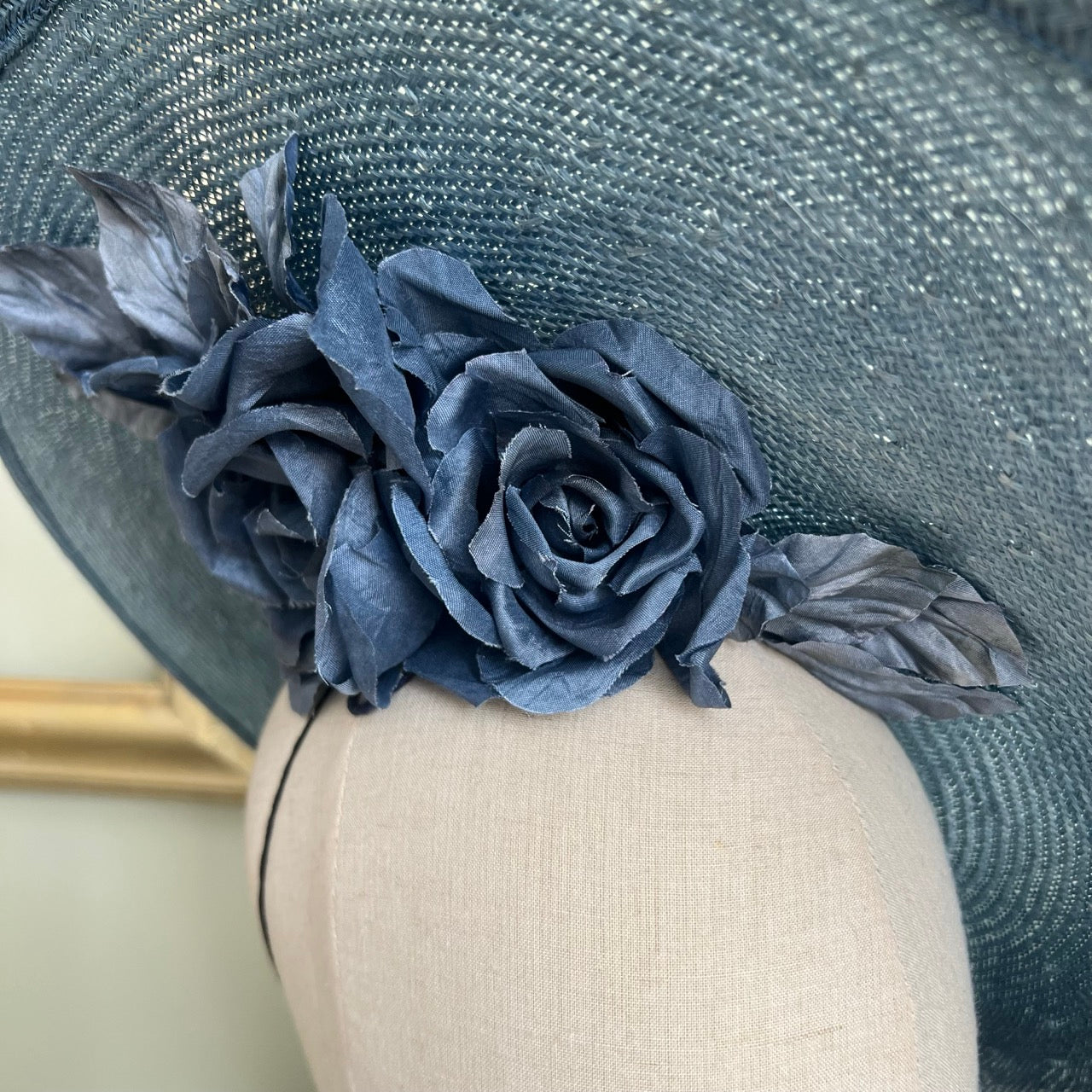 Jardin Secret - Cappello Rose Bleu