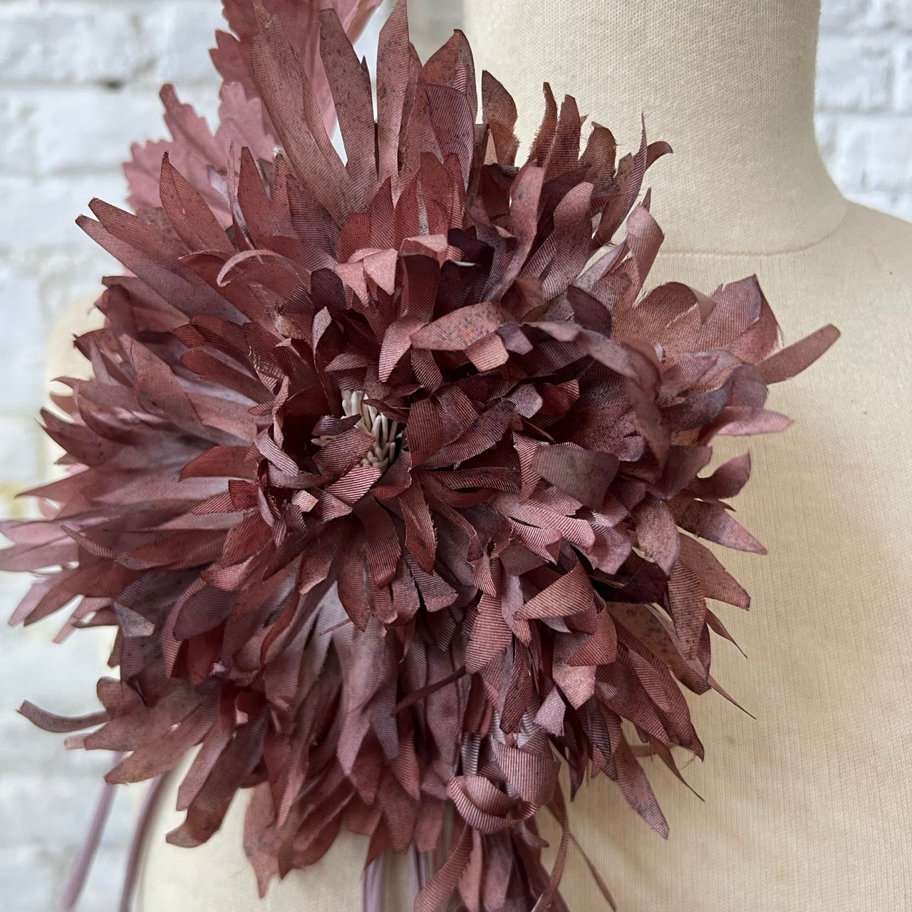 Dalia Amaranto in Seta