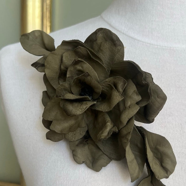 Smoky Khaki Gardenia in Genuine Leather