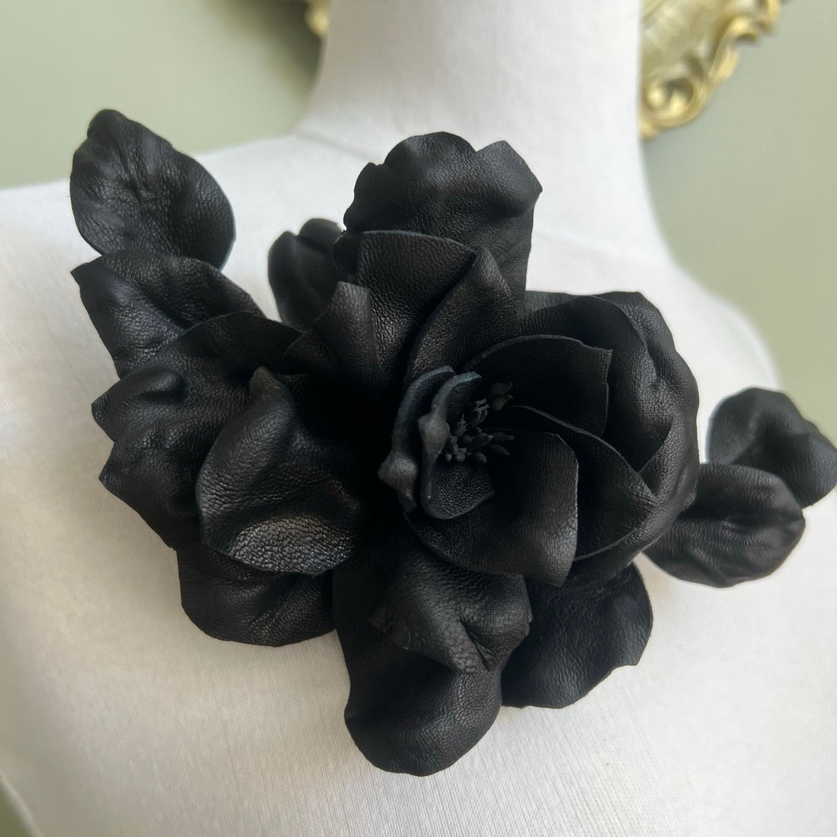 Black Gardenia in Genuine Leather