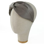 Serre-tête Vivien en satin gris colombe foncé