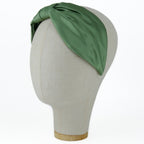 Serre-tête Vivien en satin vert sauge