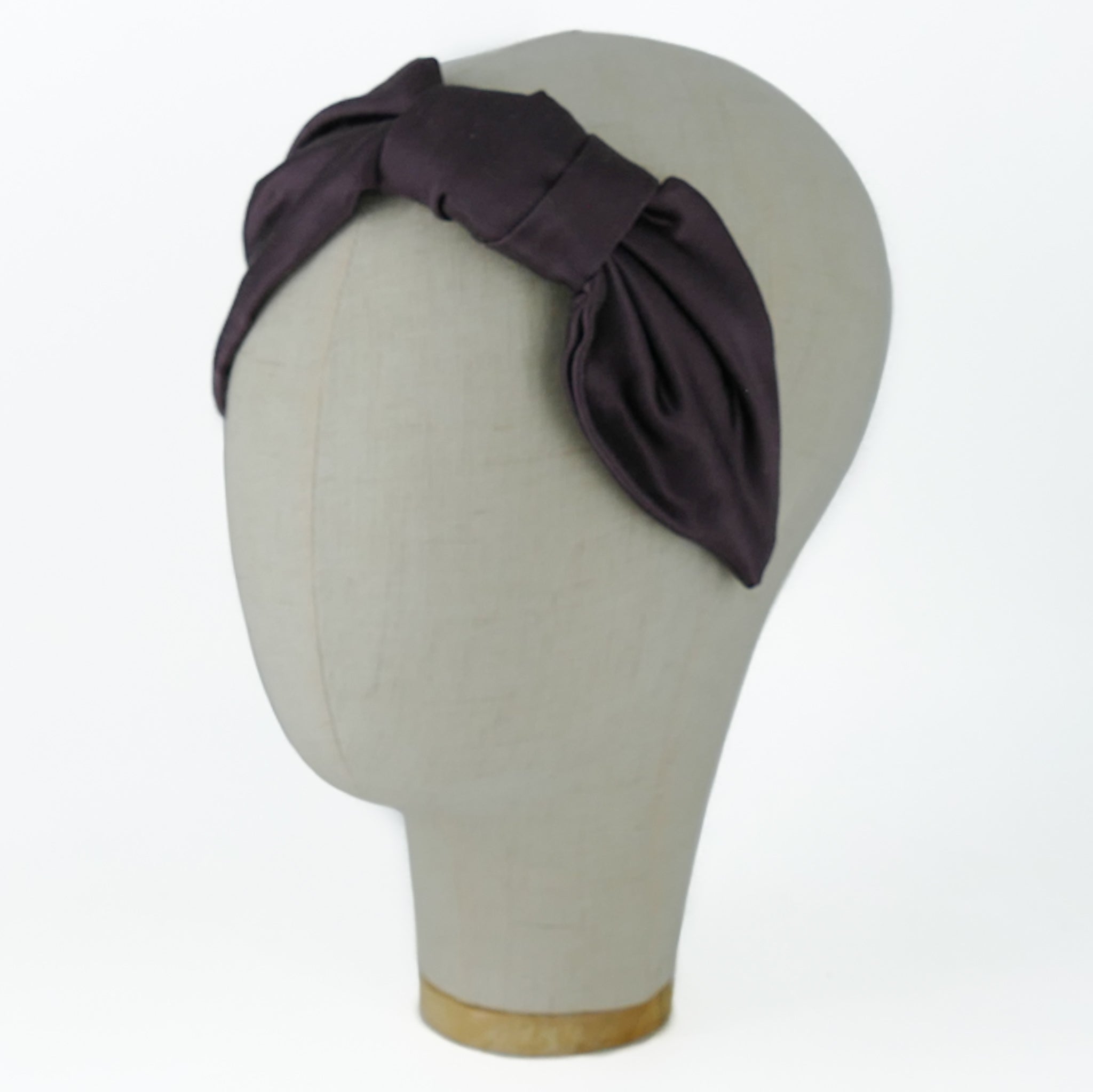 Serre-tête Vivien en satin violet raisin